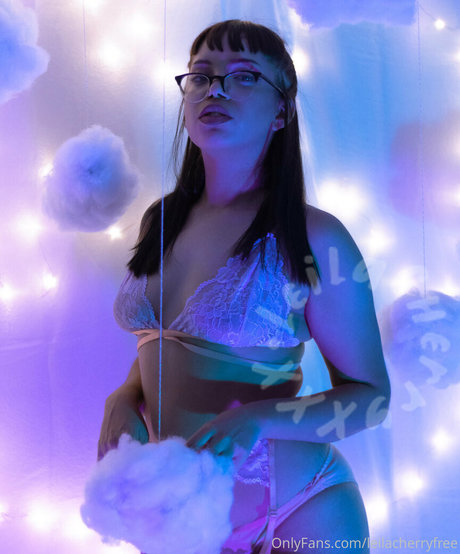 leilacherryfree perfect model gallery