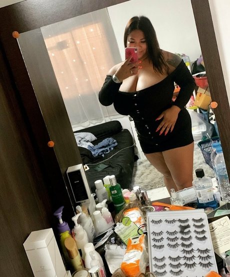 SaRa Chubby pornstar adult galleries