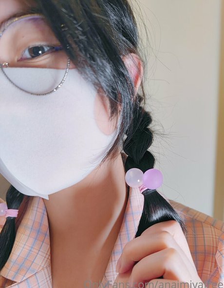 anaimiyafree model pornographic image
