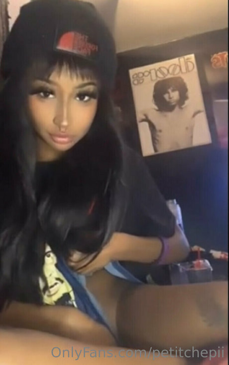 petitchepii pornstar top pics