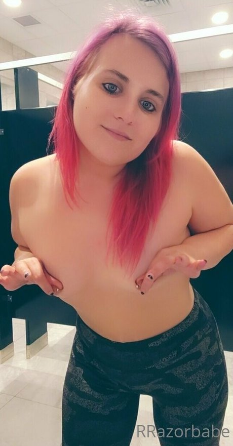 rrazorbabefree model naked img