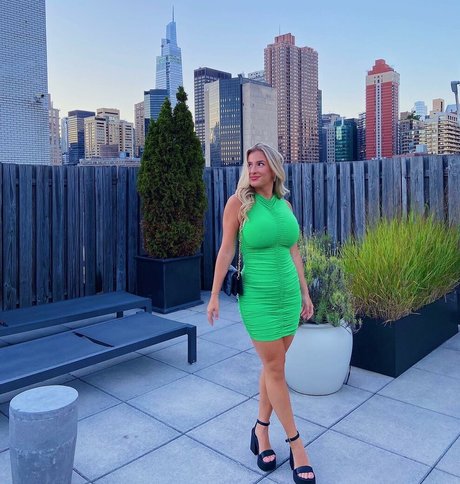 Taylor Z hd pornstar pictures