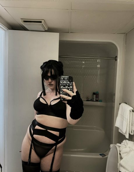 Lizzdoll pornstar hot pictures