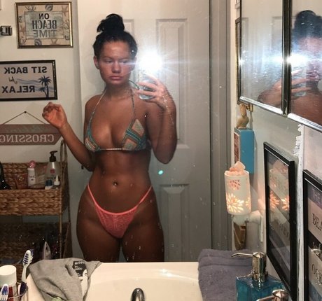 Kymber Sauerwine sex model photos