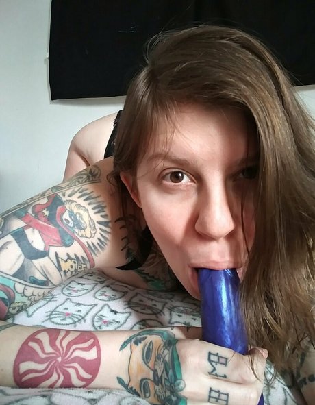 theellehell naked actress images