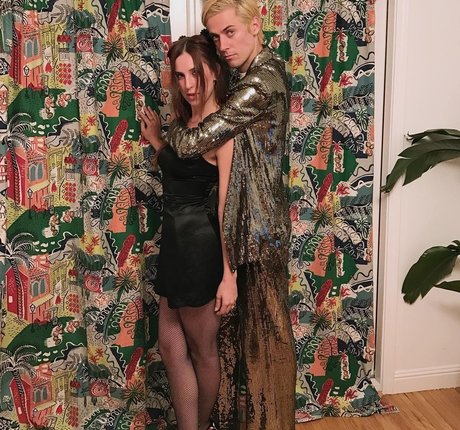 Scout Willis model free images