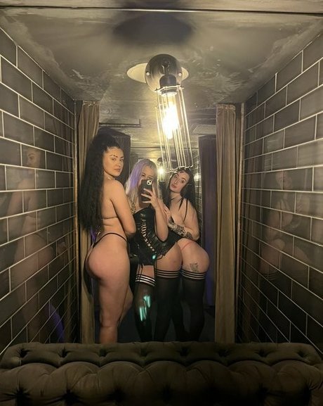 Pleasing Poppy top star picture