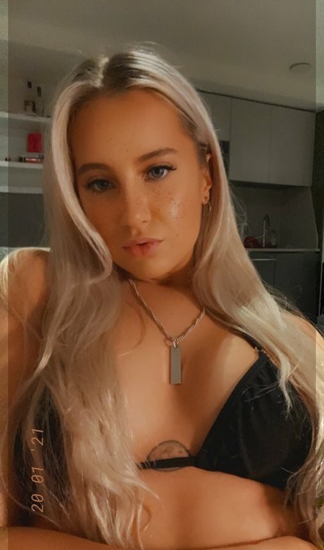 Pleasing Poppy star perfect photos