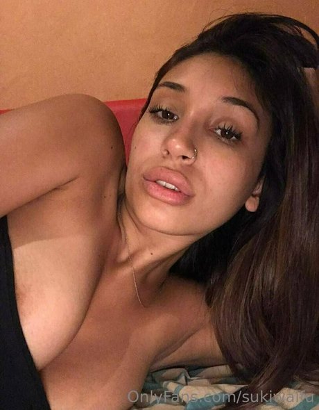 sukiwaifu nudes star img