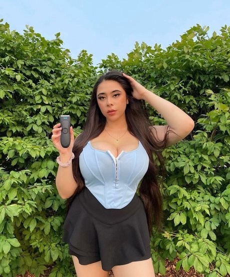 Reema Rochelle model high quality img