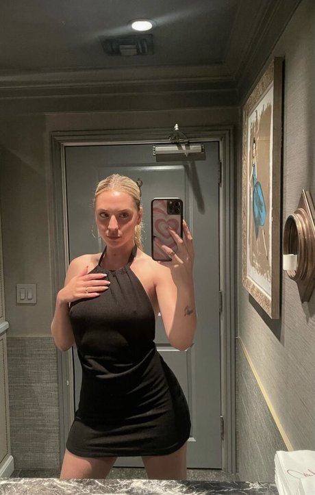 Luna Montana perfect model pictures