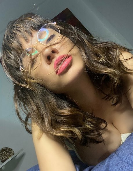 bellanatashaok hot model pic