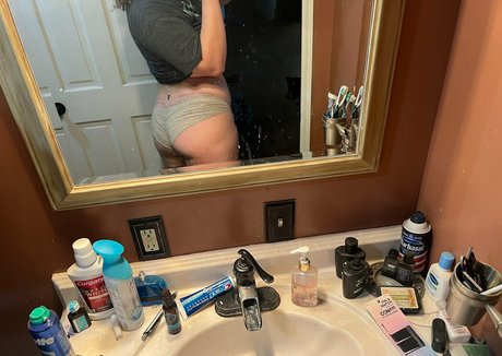 justsmile123 exclusive pornstar image