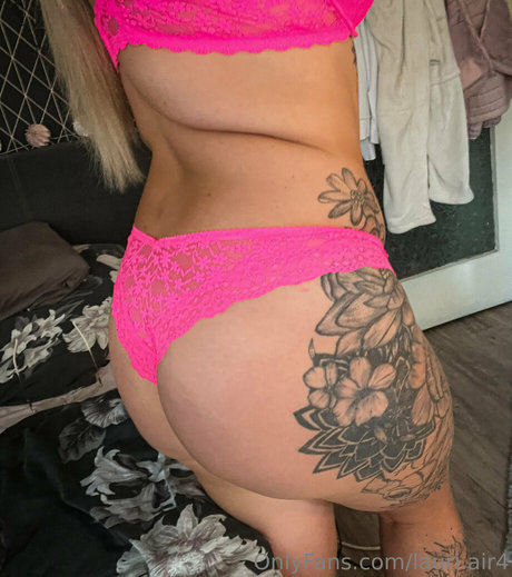 lauri air4 star naked image