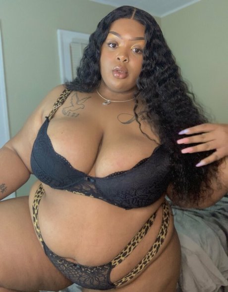 danekdanielle naked star img