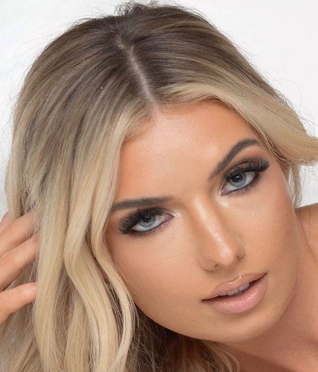 Shea Jones naked model galleries