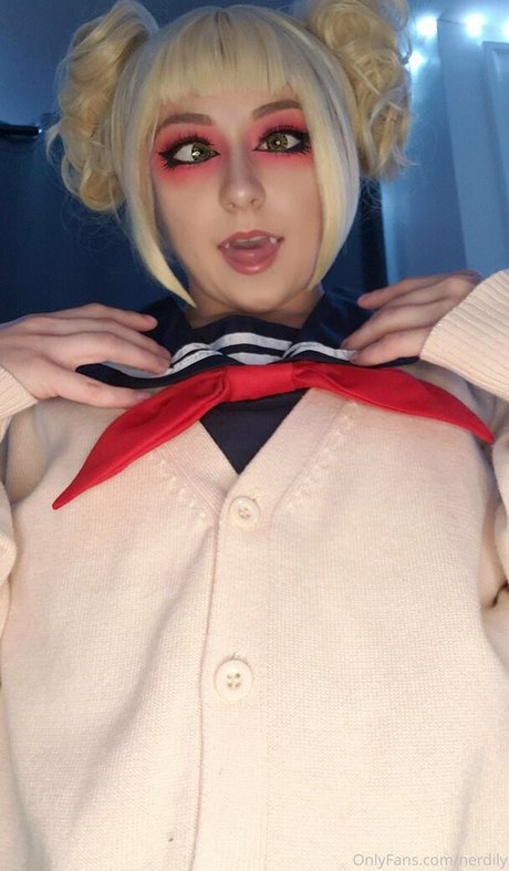 Nerdily nude actress pics