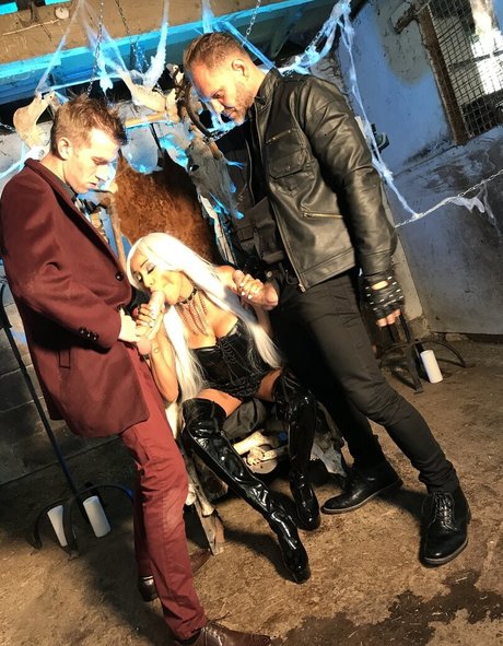 sophiaknight hot actress pictures