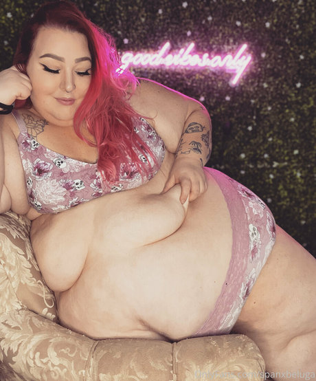 spanxbeluga naked star pic