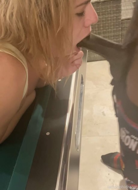 queensophiaxx nudes model images