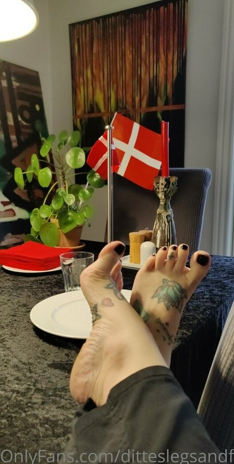 ditteslegsandfeet star sexy galleries