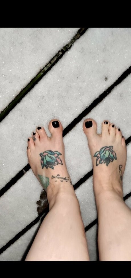 ditteslegsandfeet model beautiful images