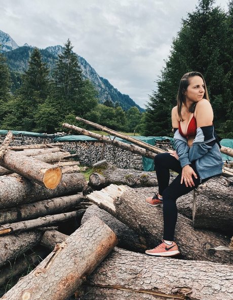 wonderjuz pretty pornstar pictures