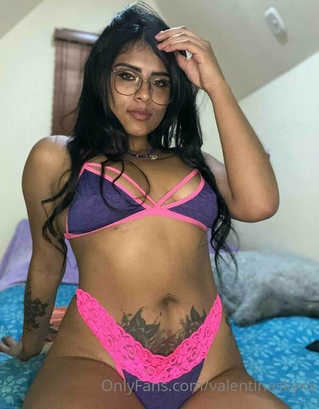 valentinaskyxx erotic model gallery