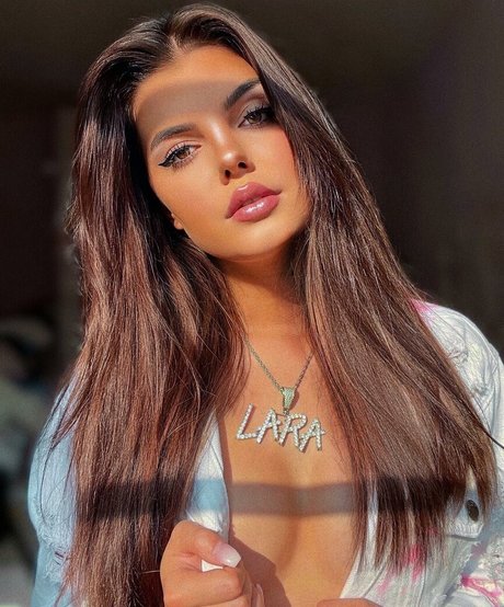 Lara Benjamina Winter nice model pictures