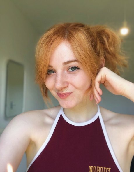Dampptowel porn actress photo