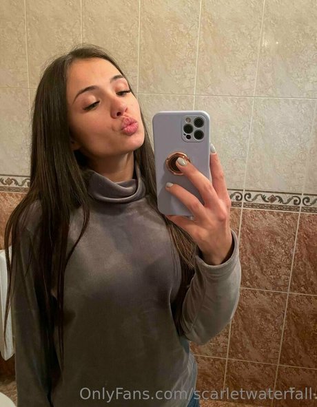 scarletwaterfall pornstar img