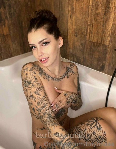 tinytinaaa pornstar high quality pics