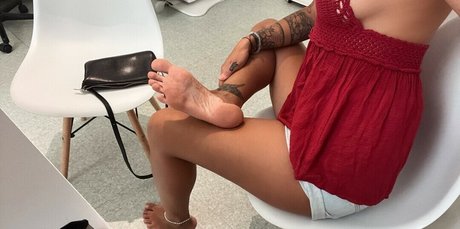 Mariefrenchgirlfeet pornstar nudes pics