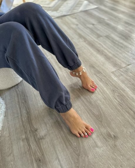 Mariefrenchgirlfeet beautiful model pics