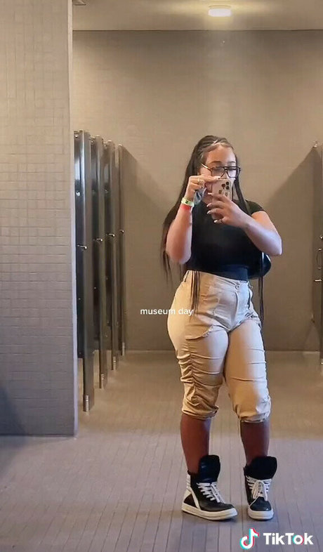 Lexxiibaebie nice pornstar gallery