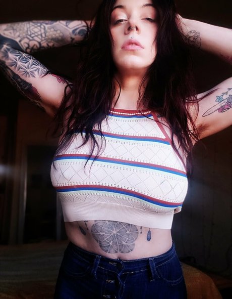 salemmoonfree sexy model image