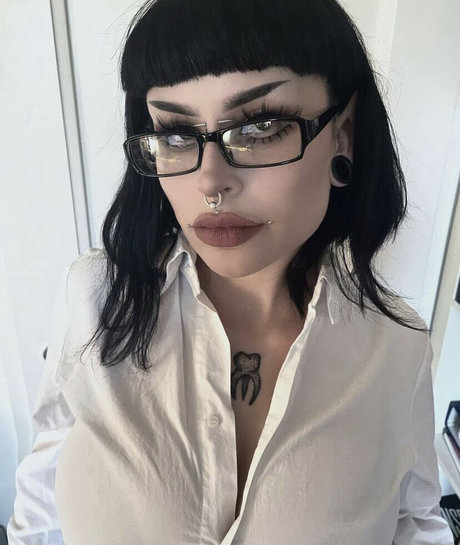 vyrkolaka sex star gallery