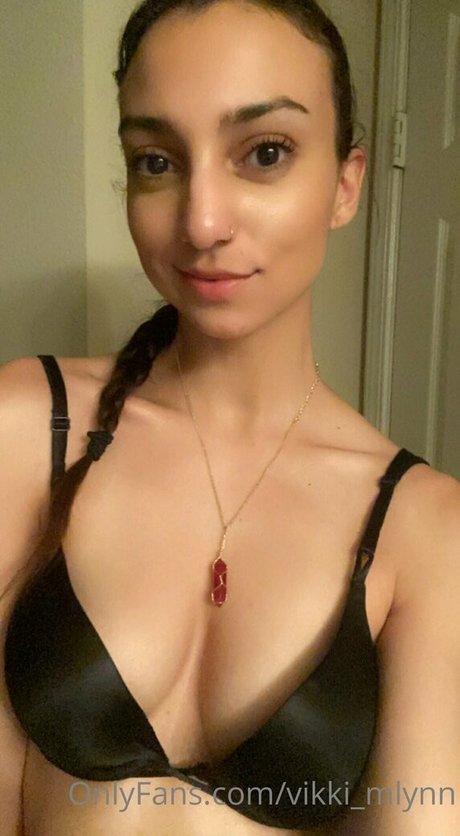 Vikki Mlynn top actress gallery