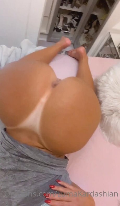 Luma Kardashian star naked image