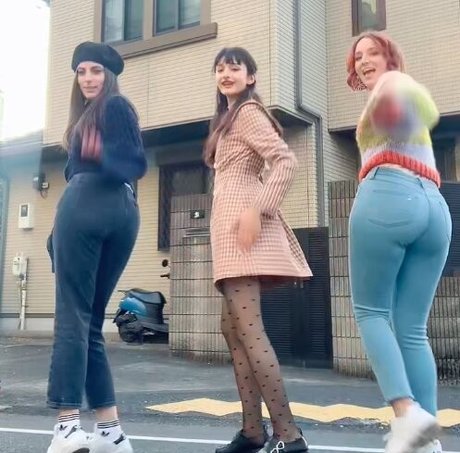 Tokidoki Traveller nudes star img