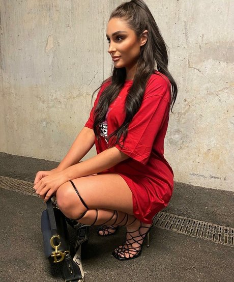 Coco Lodge naked star photo