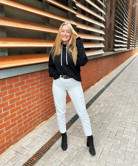 Lotten Sheppard model best pictures