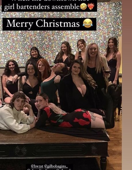 Chelsea Hammill naked star img