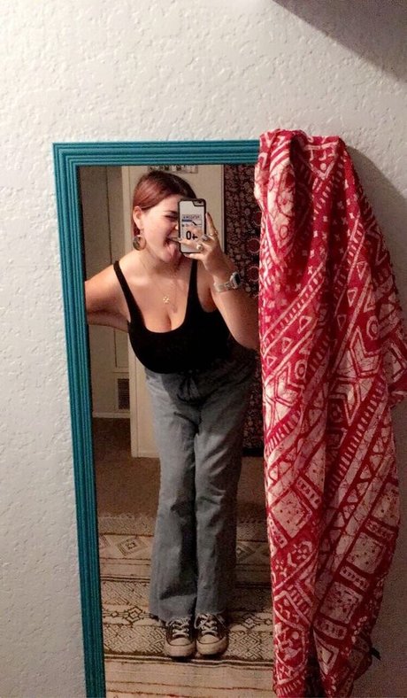 Emma R B top star photos