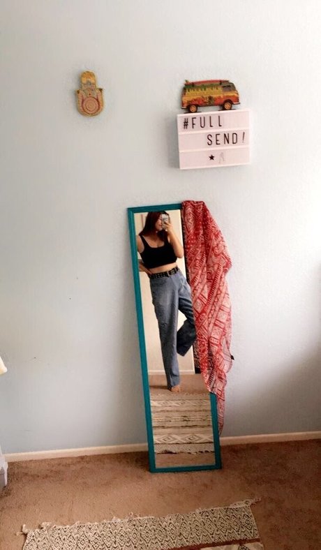 Emma R B star high quality pics