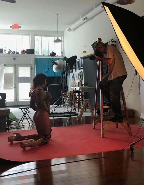 angelvicious sex model photo