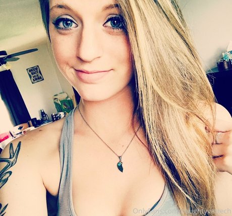 naughtyvettech pornstar nude images