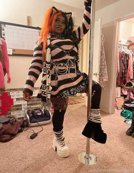 sungypsy star nudes pic