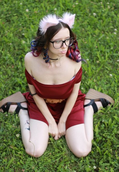 b kitty sexy actress image
