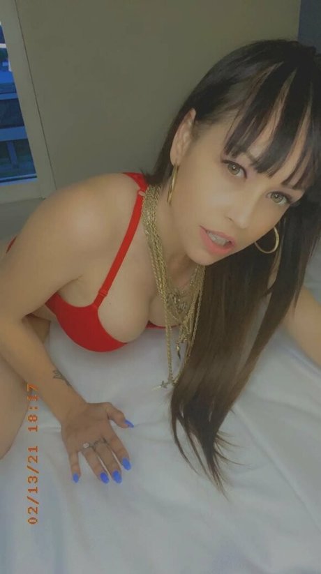 enticingbeauty sexy star photos